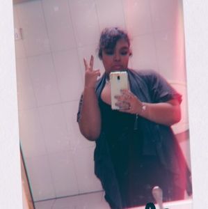 Meet your Posher, Cassandra